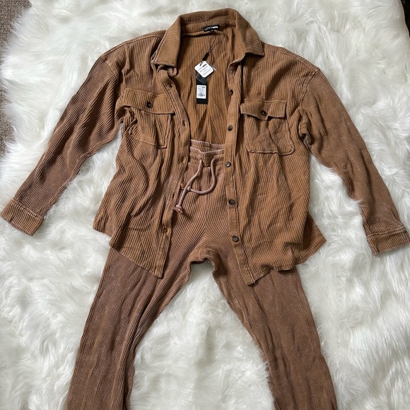 Fashion Nova Button up with Pant set - Picture 8 of 8